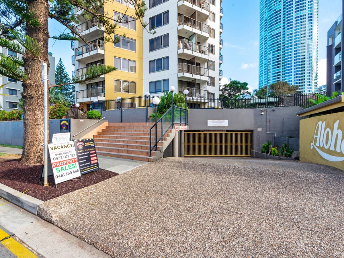 8 Trickett Street, Surfers Paradise - Thumbnail 24