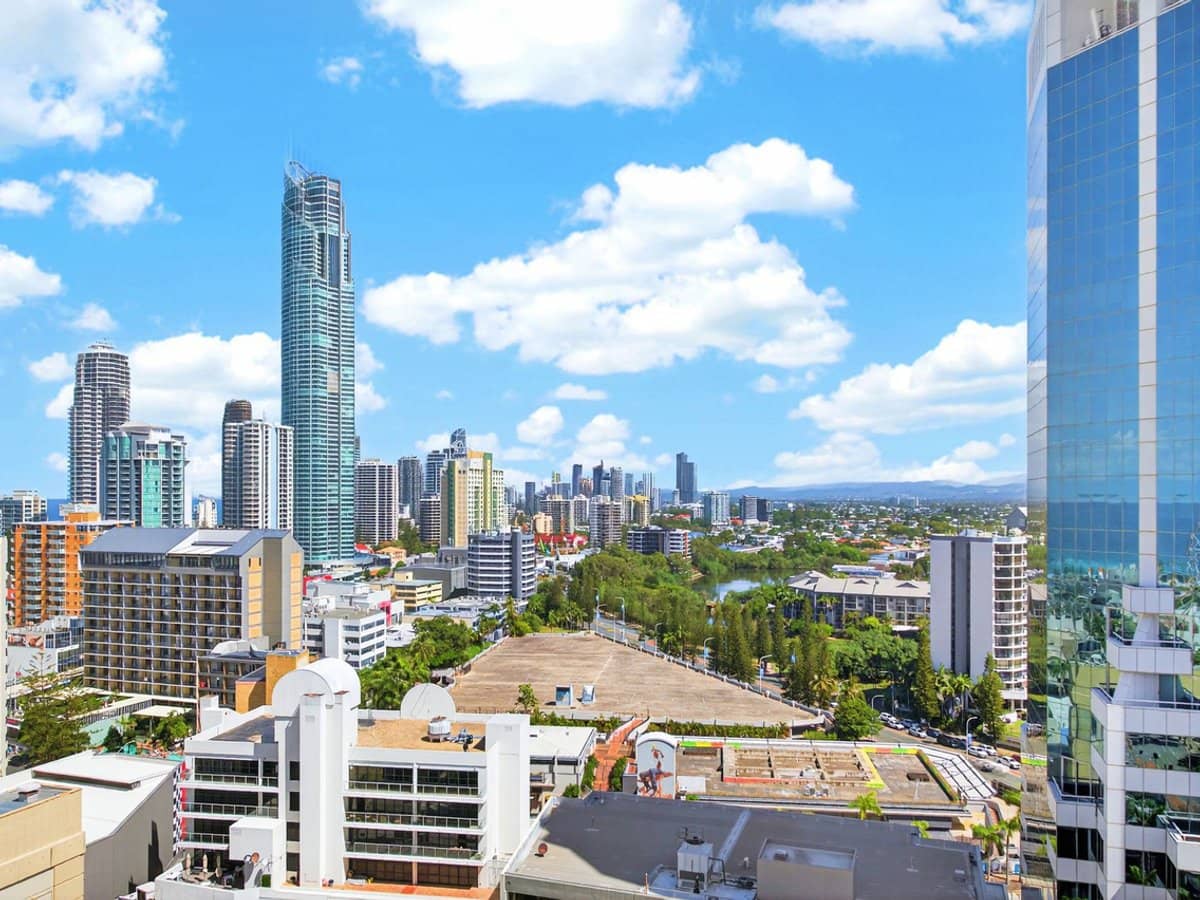 9 Ferny Avenue, Surfers Paradise - Thumbnail 3