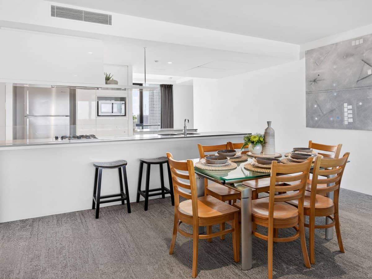 9 Ferny Avenue, Surfers Paradise - Thumbnail 12