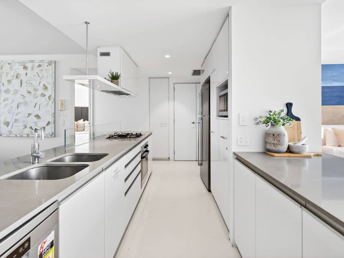 9 Ferny Avenue, Surfers Paradise - Thumbnail 16