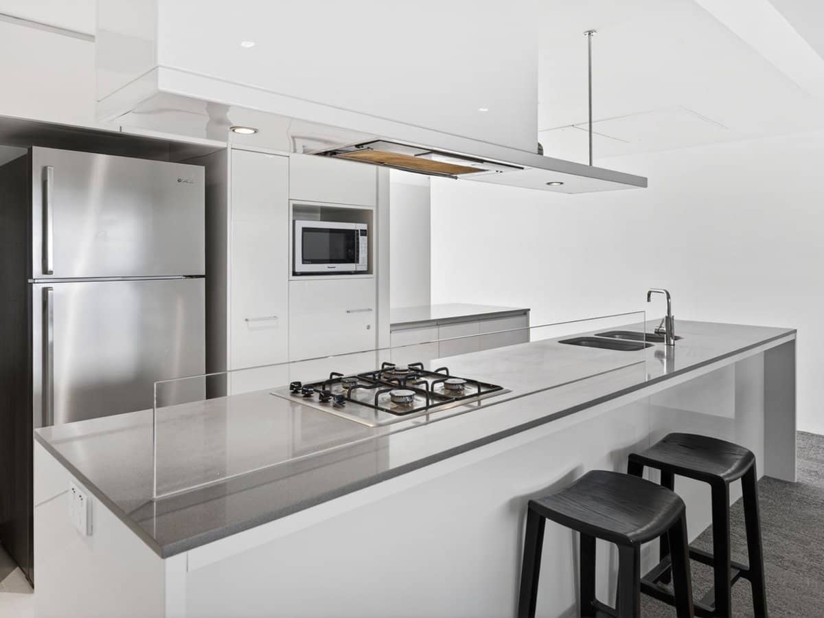 9 Ferny Avenue, Surfers Paradise - Thumbnail 18