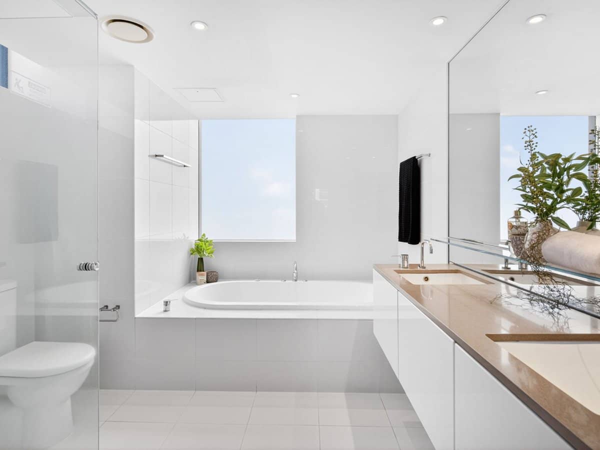 9 Ferny Avenue, Surfers Paradise - Thumbnail 22