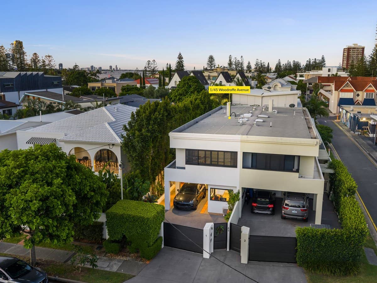 45 Woodroffe Avenue, MAIN BEACH - Thumbnail 2