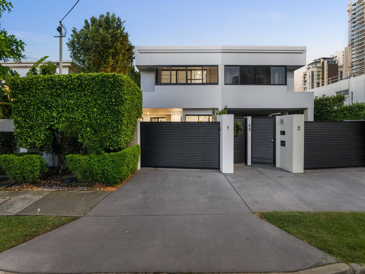 45 Woodroffe Avenue, MAIN BEACH - Thumbnail 3