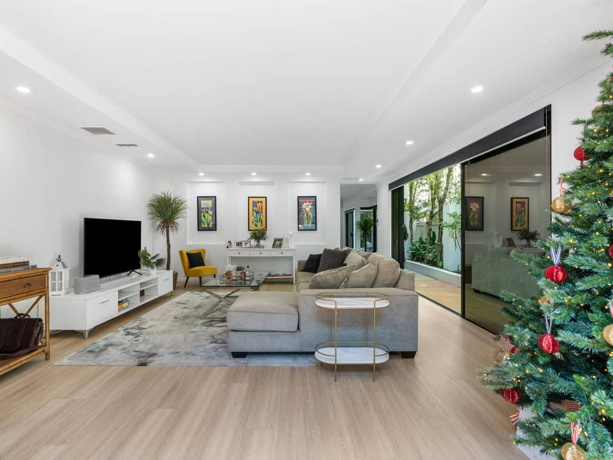 45 Woodroffe Avenue, MAIN BEACH - Thumbnail 4