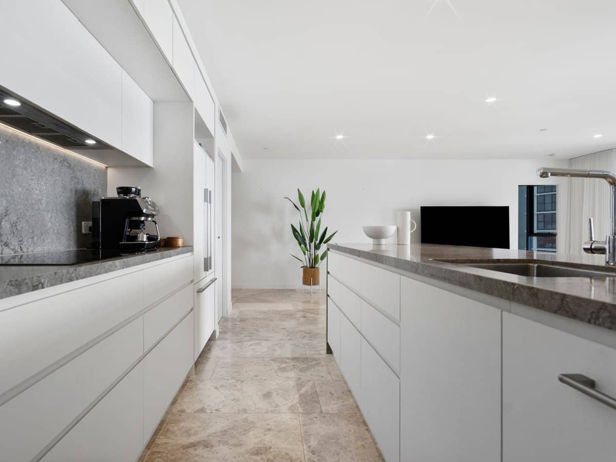 10-12 First Avenue, BROADBEACH - Thumbnail 5