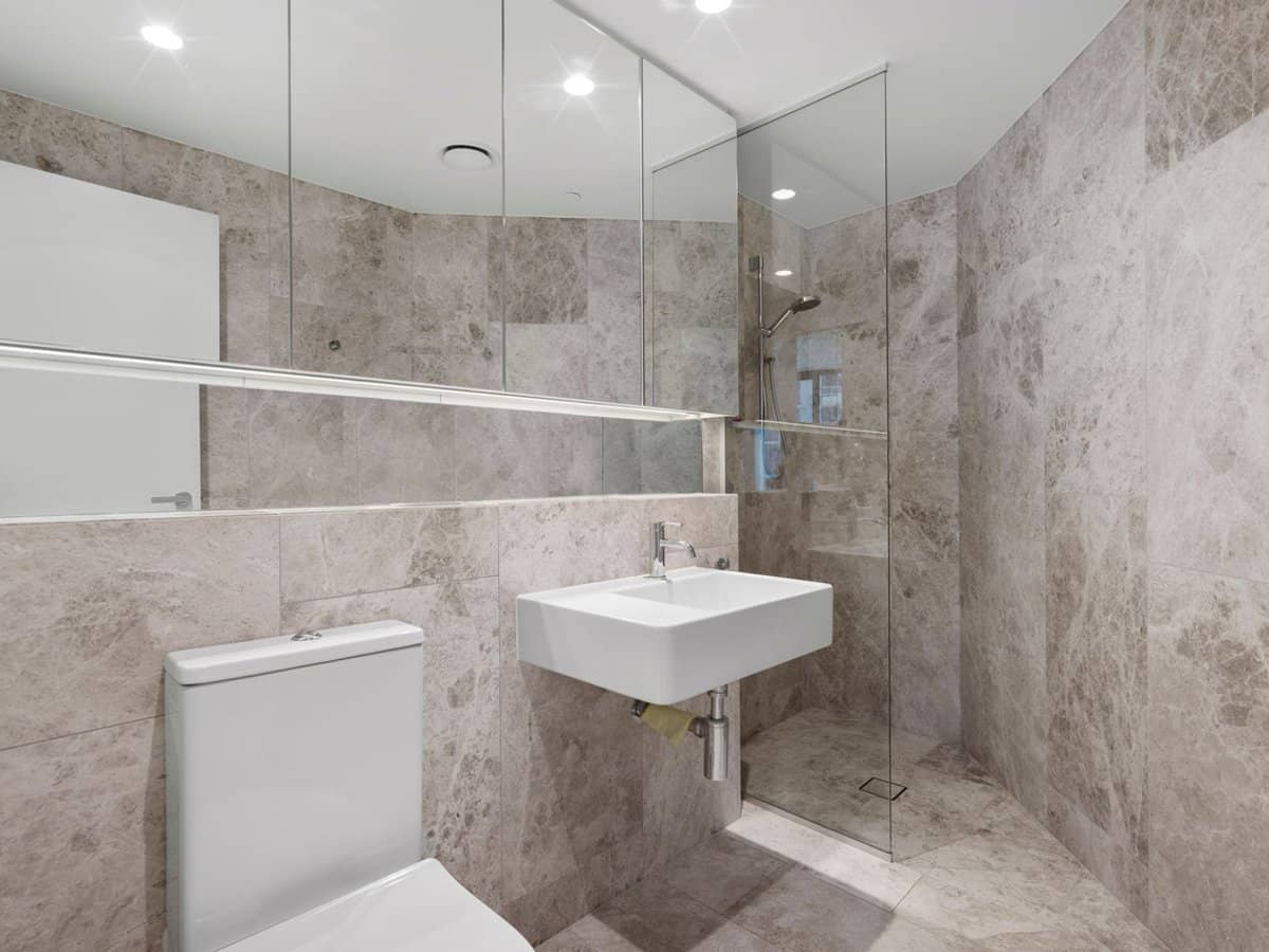 10-12 First Avenue, BROADBEACH - Thumbnail 18