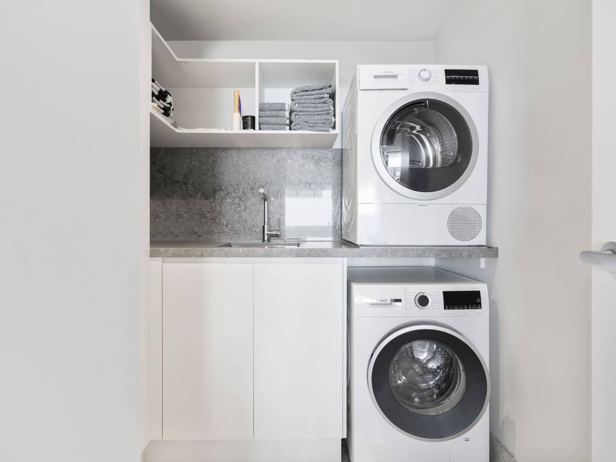 10-12 First Avenue, BROADBEACH - Thumbnail 20