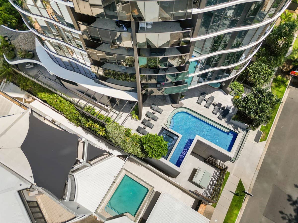 10-12 First Avenue, BROADBEACH - Thumbnail 27