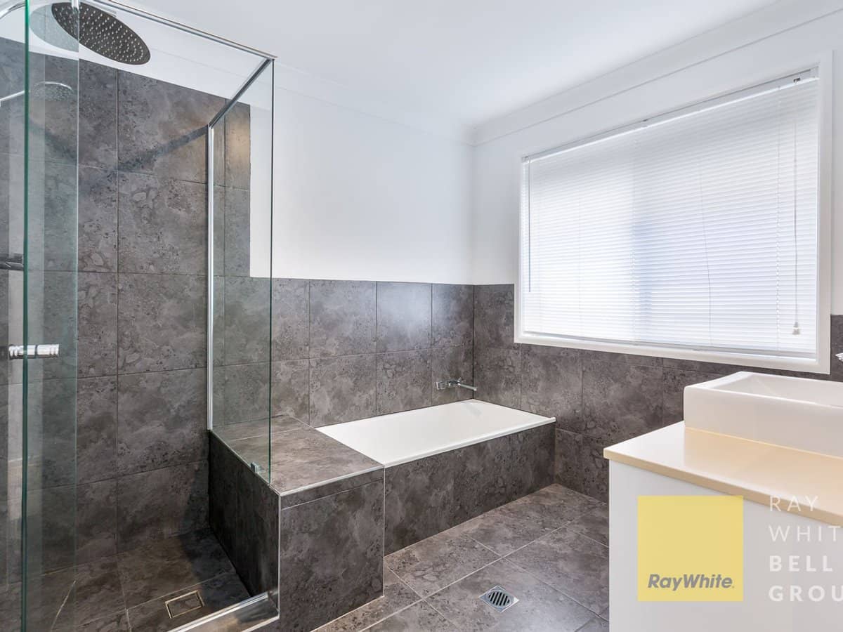 9 Essendon Close, Arundel - Thumbnail 14