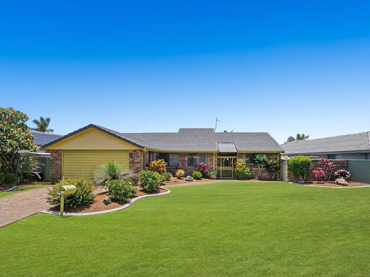 11 Cyclades Crescent, CURRUMBIN WATERS - Thumbnail 17