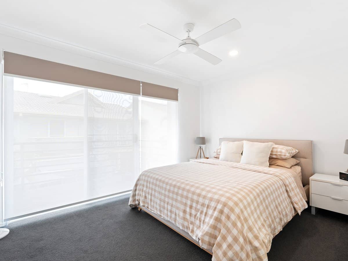 215 Cottesloe Drive, MERMAID WATERS - Thumbnail 12