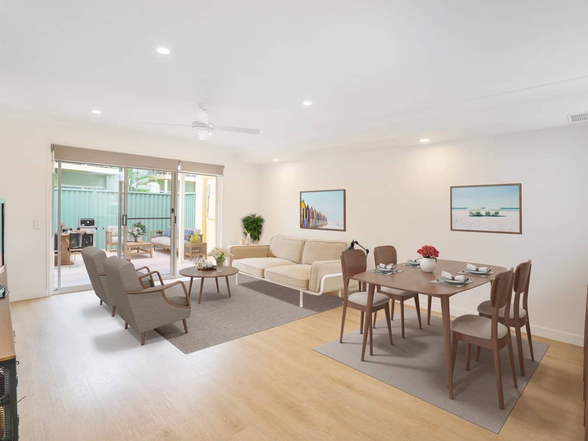 215 Cottesloe Drive, MERMAID WATERS - Thumbnail 16