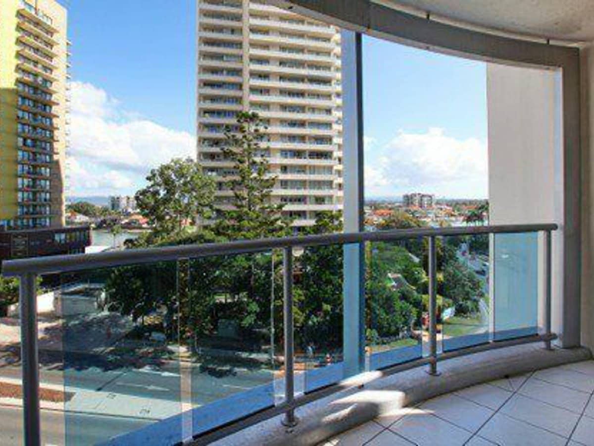 23 Ferny Avenue, Surfers Paradise - Thumbnail 4