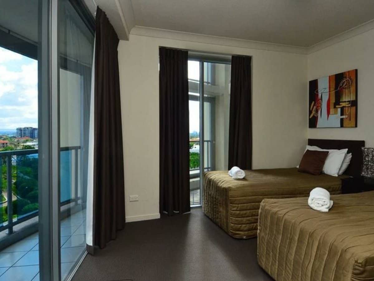 23 Ferny Avenue, Surfers Paradise - Thumbnail 7