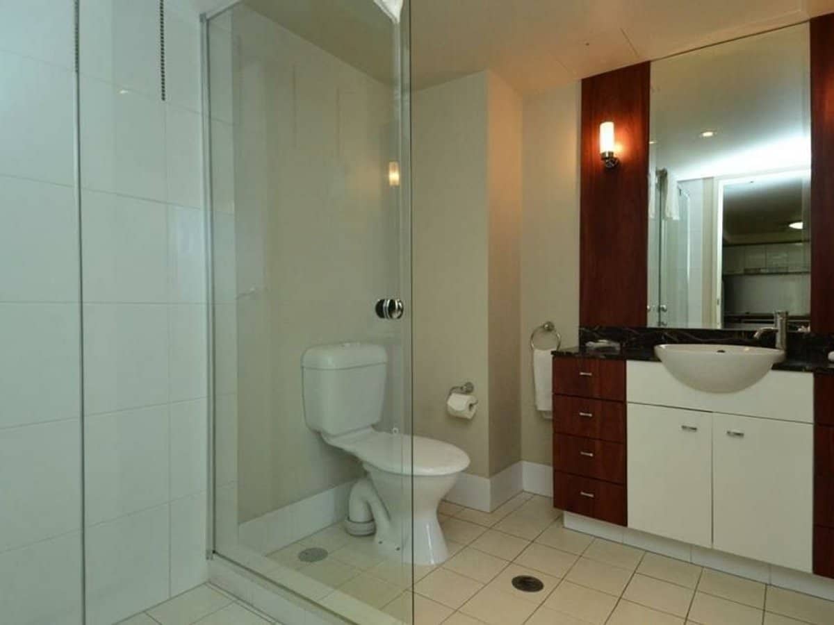 23 Ferny Avenue, Surfers Paradise - Thumbnail 8