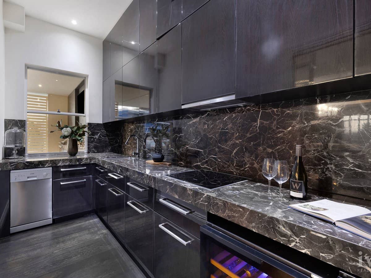 31 Hampton Court, Sovereign Islands - Thumbnail 11