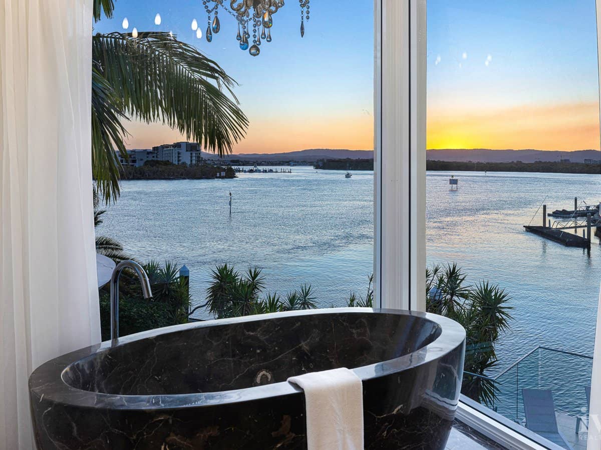 31 Hampton Court, Sovereign Islands - Thumbnail 24