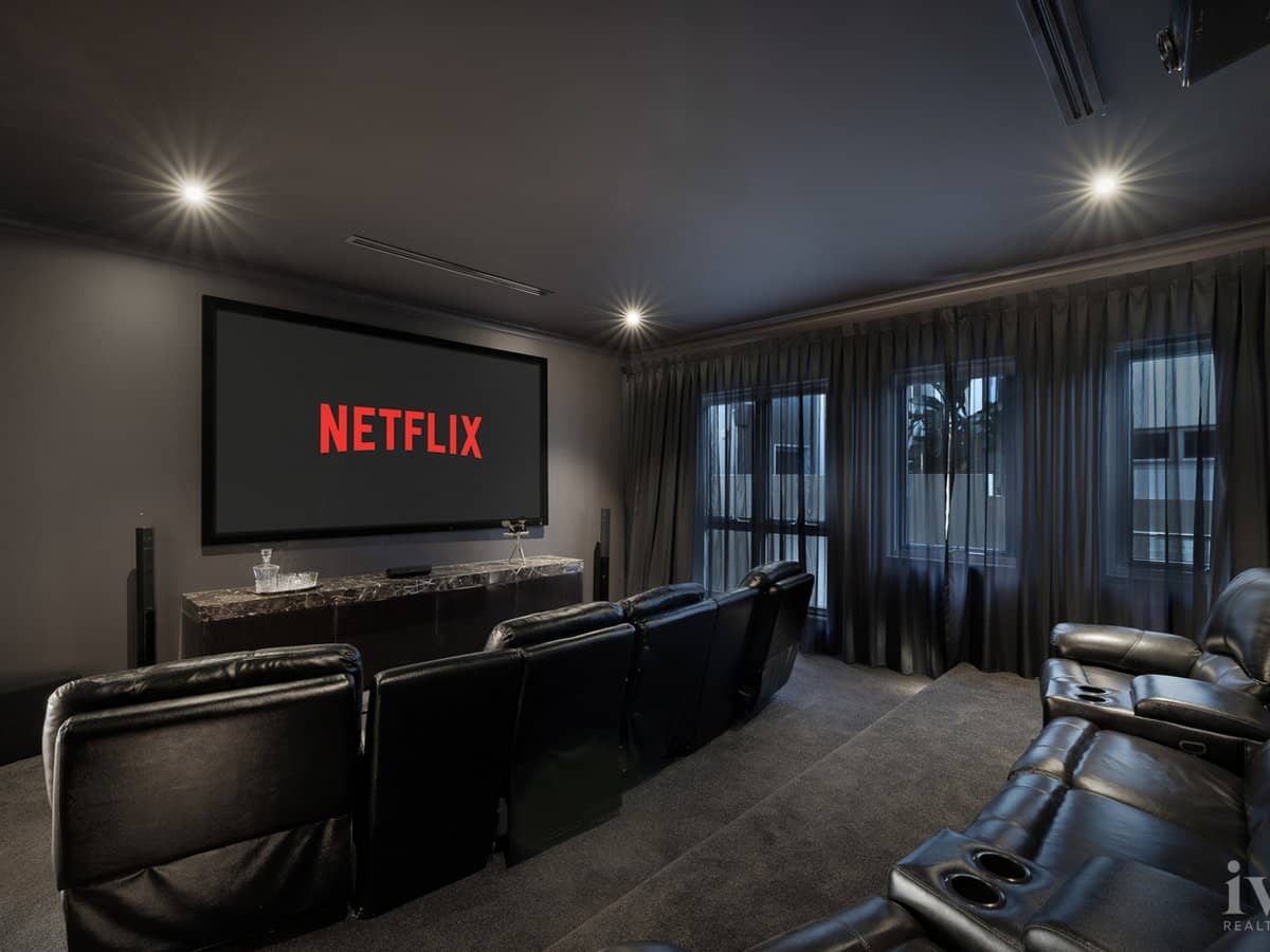 31 Hampton Court, Sovereign Islands - Thumbnail 29