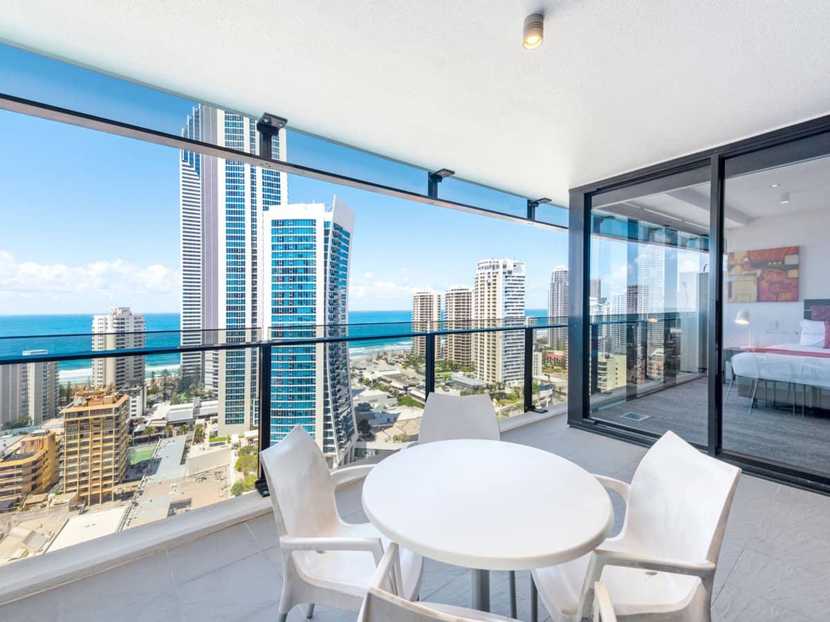 9 Ferny Avenue, Surfers Paradise - Thumbnail 3