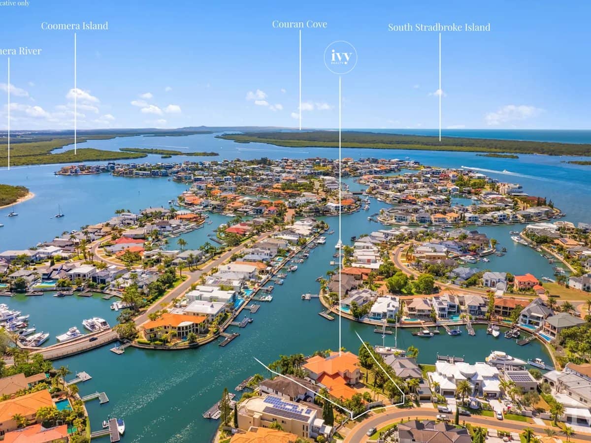 11-13 Queen Guineveres Place, Sovereign Islands - Thumbnail 7