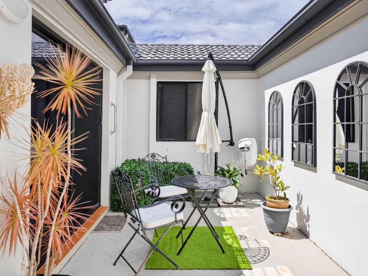 2 Bronberg Court, Southport - Thumbnail 3