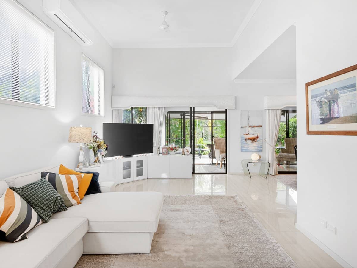 2 Bronberg Court, Southport - Thumbnail 4