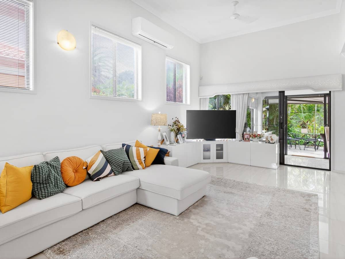 2 Bronberg Court, Southport - Thumbnail 5