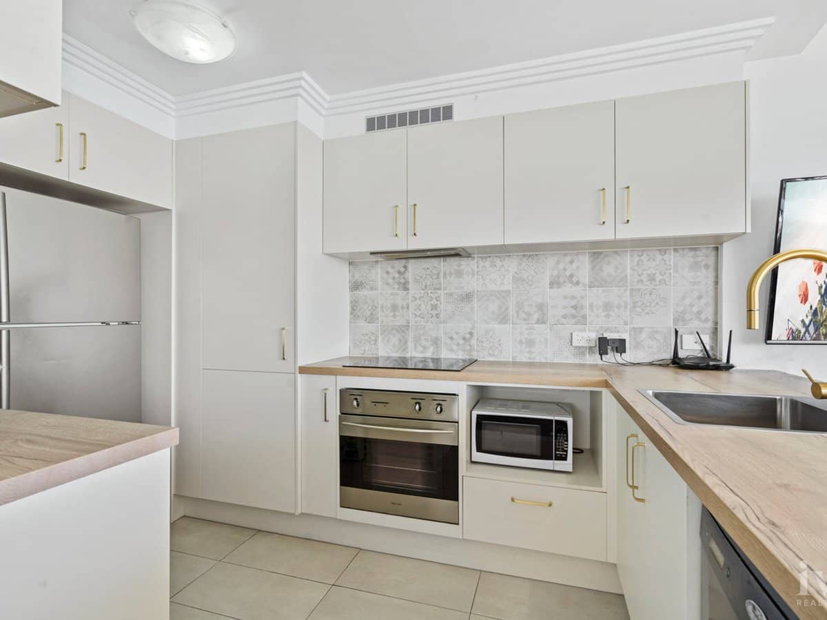 1007/182-192 Marine Parade, Labrador - Thumbnail 12