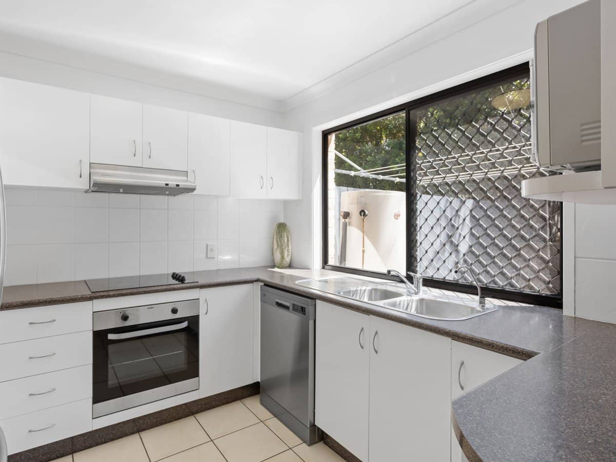 141 Pacific Pines Boulevard, Pacific Pines - Thumbnail 5