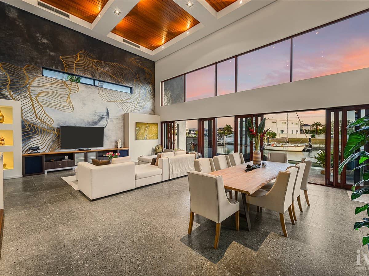 23 Knightsbridge Parade East, Sovereign Islands - Thumbnail 1