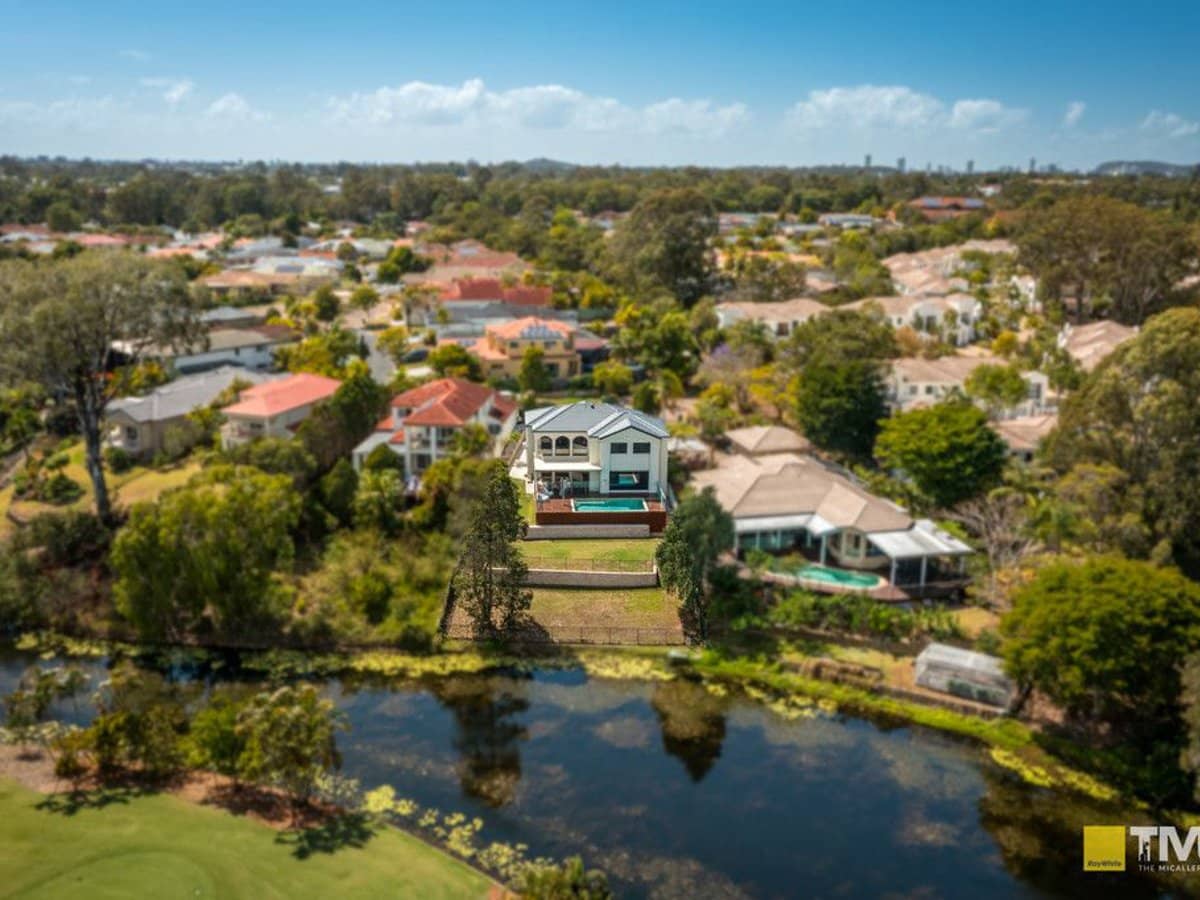 11 Kingston Heath Place, Robina - Thumbnail 1