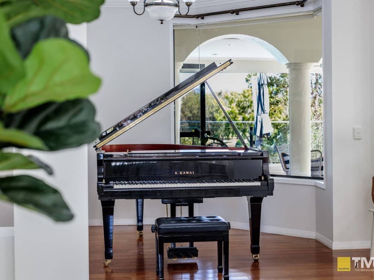 11 Kingston Heath Place, Robina - Thumbnail 6