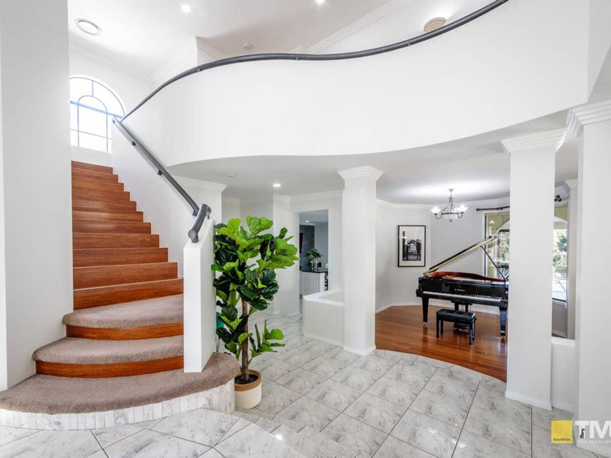 11 Kingston Heath Place, Robina - Thumbnail 19