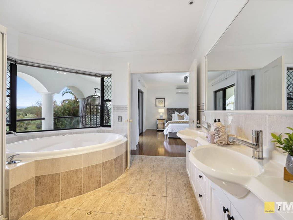 11 Kingston Heath Place, Robina - Thumbnail 22