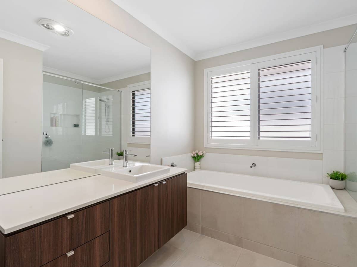 60 Greenview Circuit, Arundel - Thumbnail 16