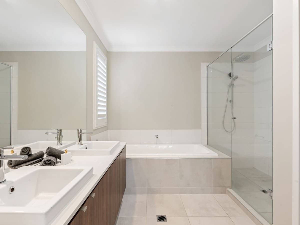 60 Greenview Circuit, Arundel - Thumbnail 23