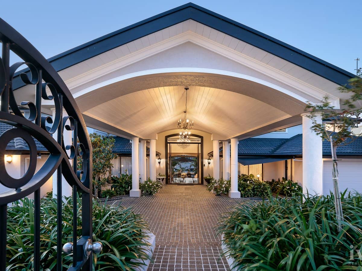 40-42 The Peninsula, Sovereign Islands - Thumbnail 3