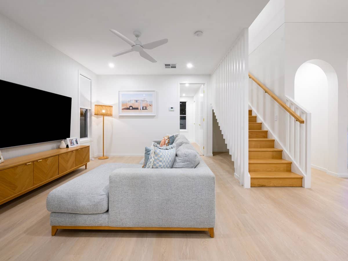 9B Cassia Street, RUNAWAY BAY - Thumbnail 11