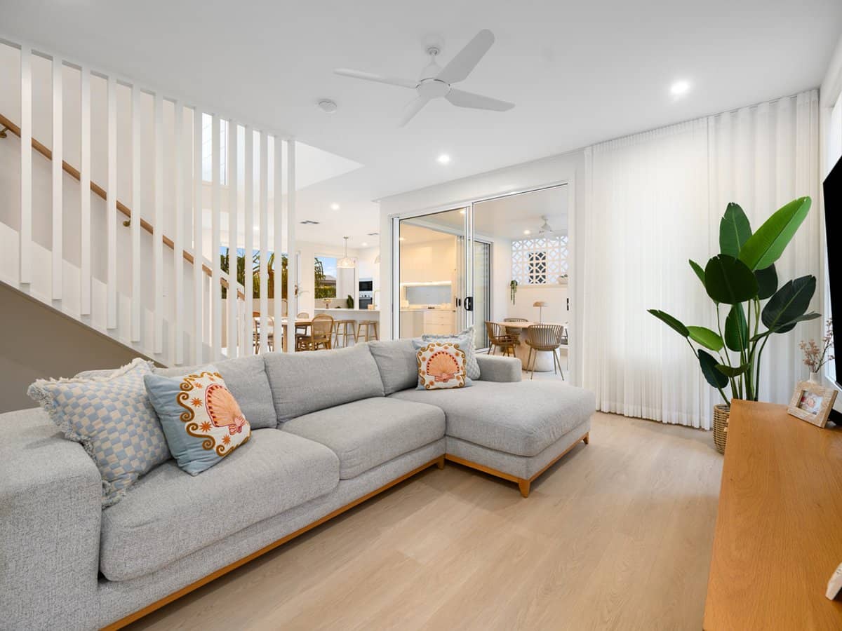 9B Cassia Street, RUNAWAY BAY - Thumbnail 12