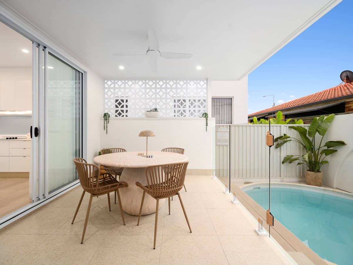 9B Cassia Street, RUNAWAY BAY - Thumbnail 13