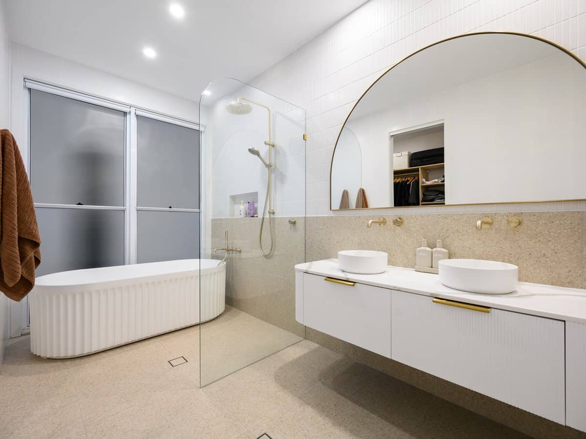 9B Cassia Street, RUNAWAY BAY - Thumbnail 20