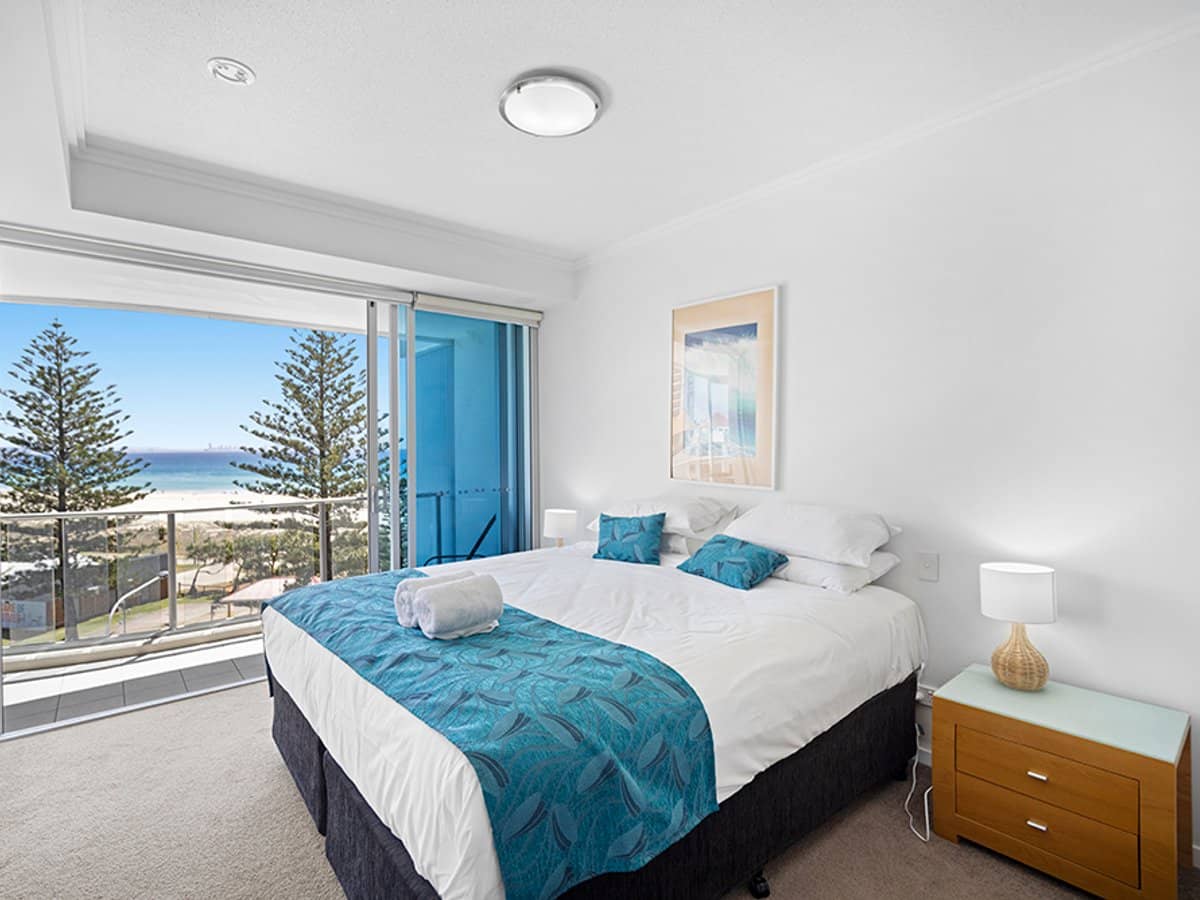 110 Marine Parade, COOLANGATTA - Thumbnail 3