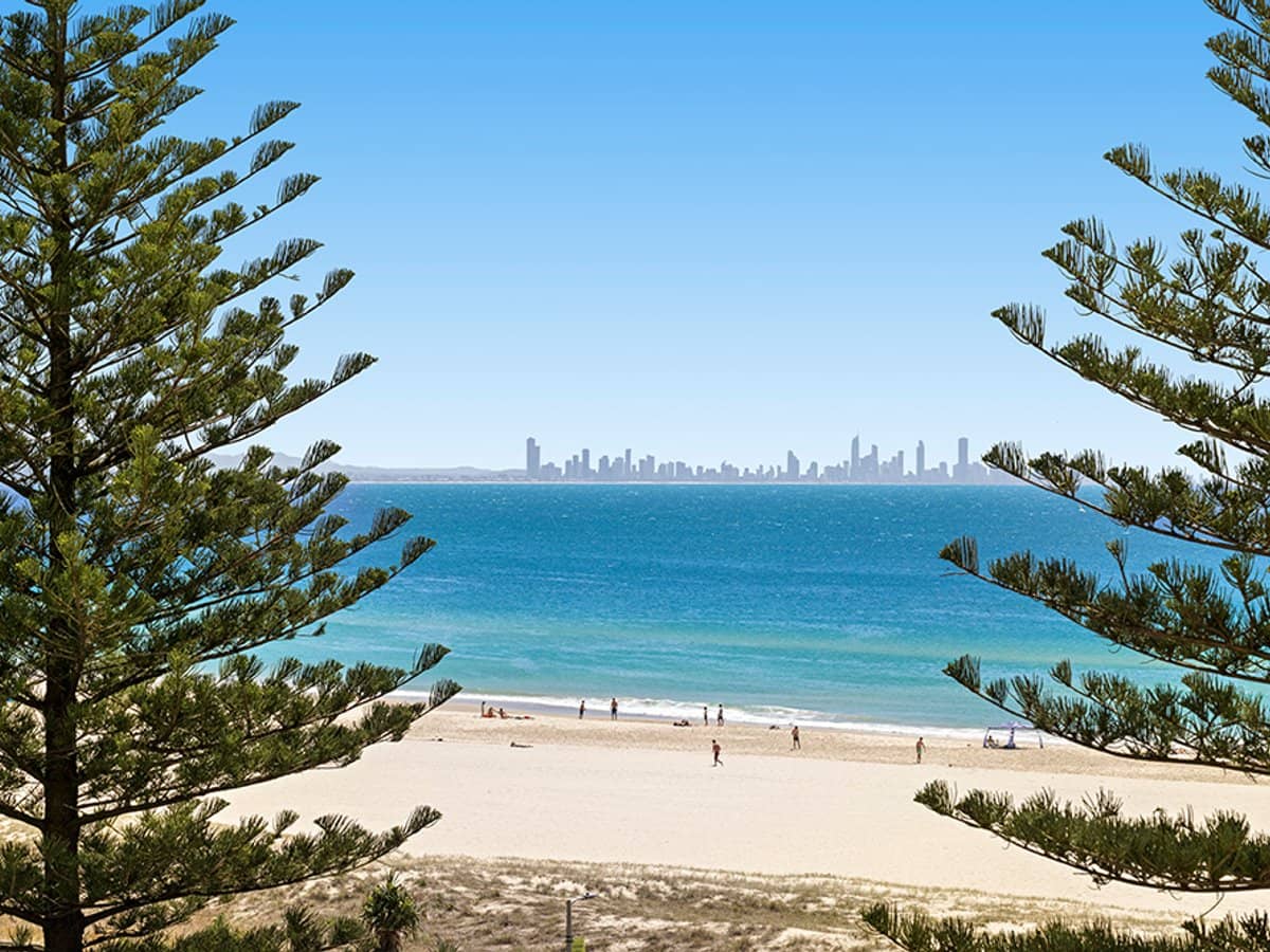 110 Marine Parade, COOLANGATTA - Thumbnail 8