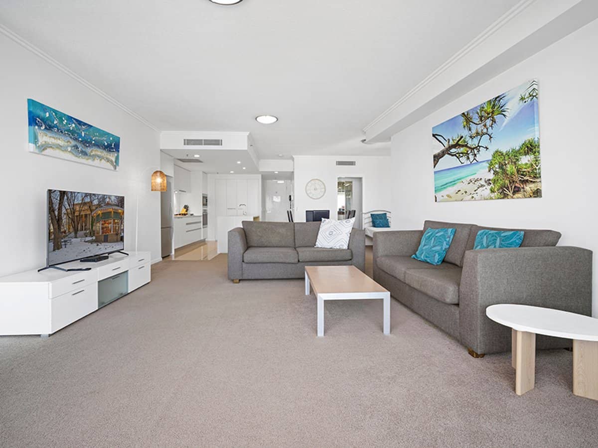 110 Marine Parade, COOLANGATTA - Thumbnail 11