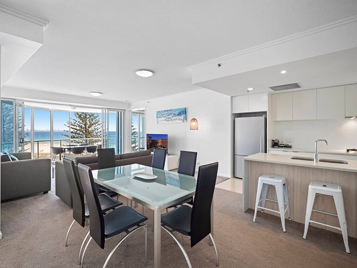 110 Marine Parade, COOLANGATTA - Thumbnail 12