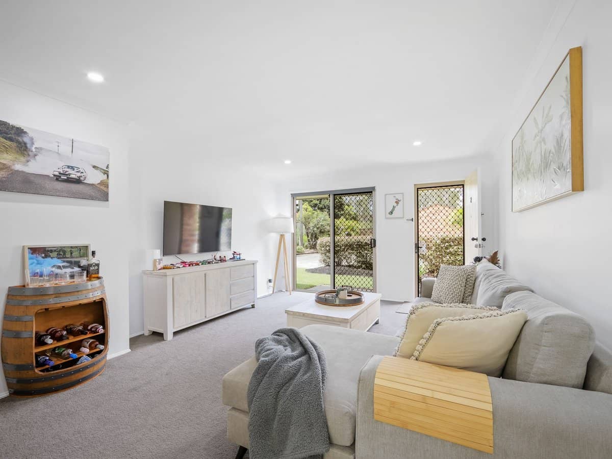 9 Coleridge Court, NERANG - Thumbnail 2