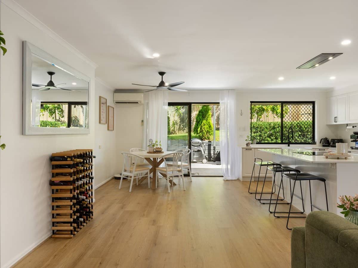 10 Knight Crescent, NERANG - Thumbnail 2