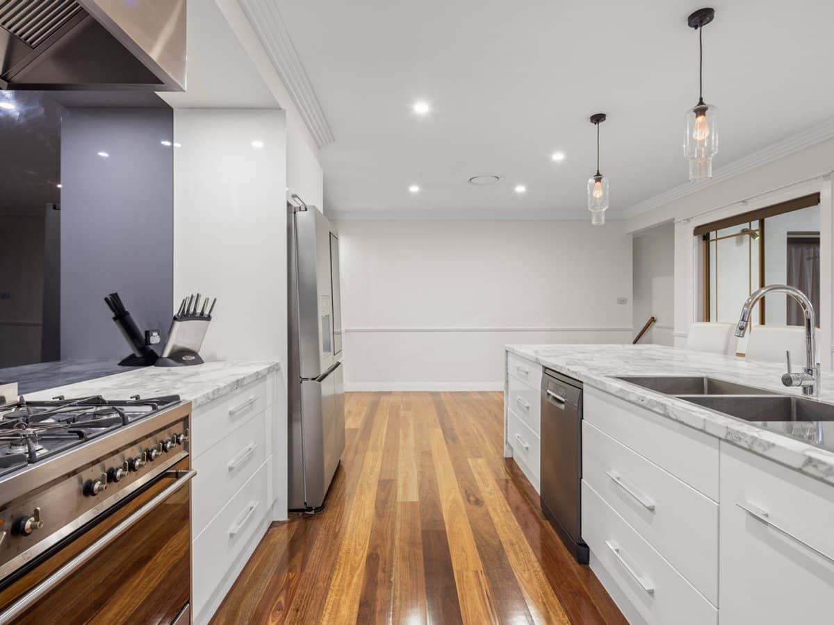 20 Riverdowns Crescent, HELENSVALE - Thumbnail 11