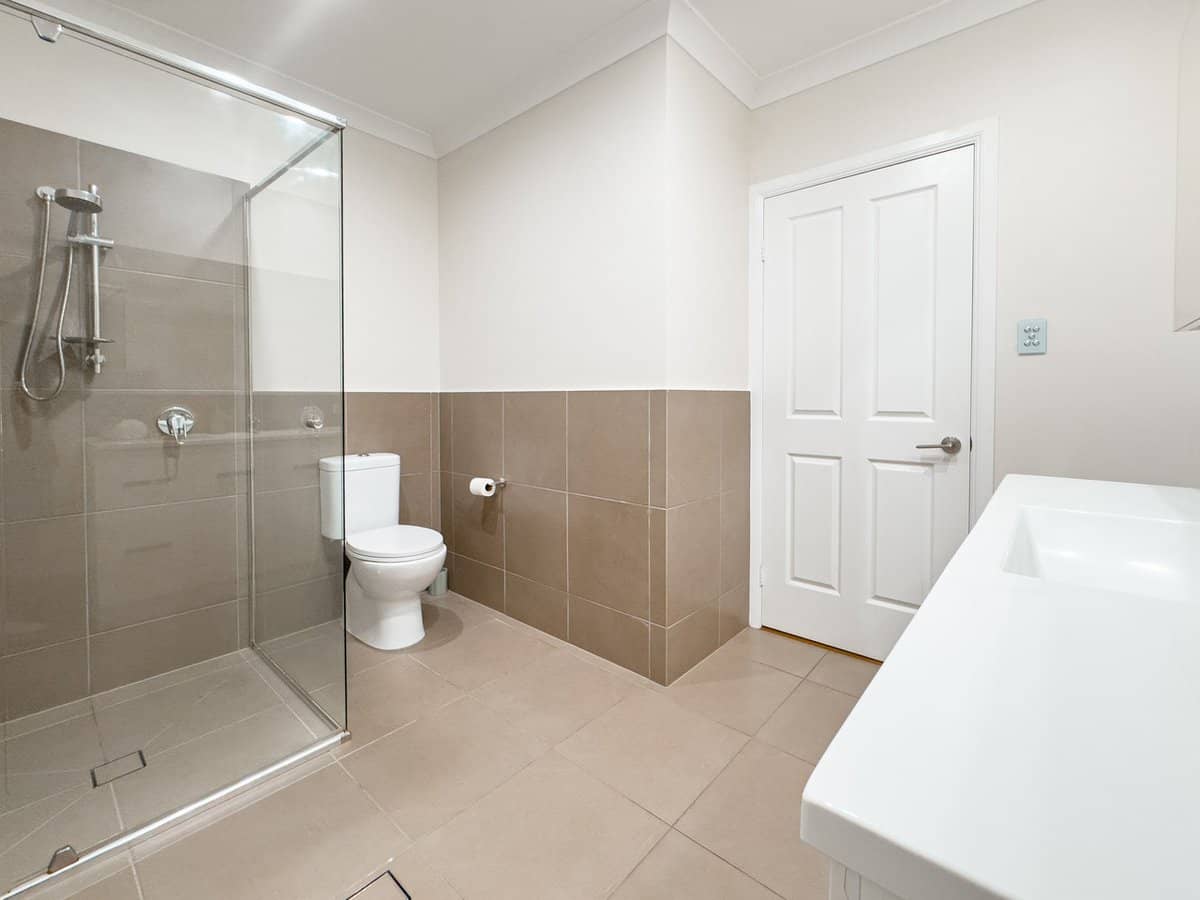 20 Riverdowns Crescent, HELENSVALE - Thumbnail 17